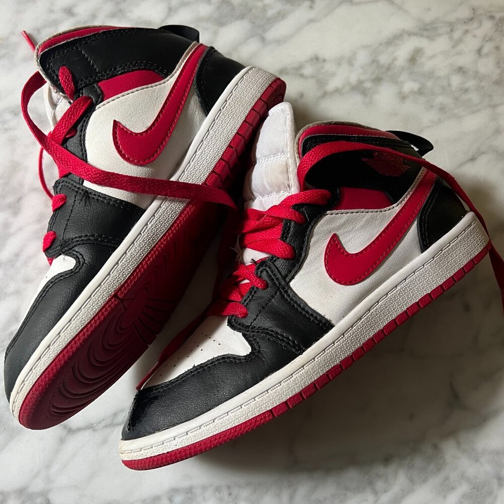 Nike Air Jordan 1 Mid  - Sz 2Y Kid